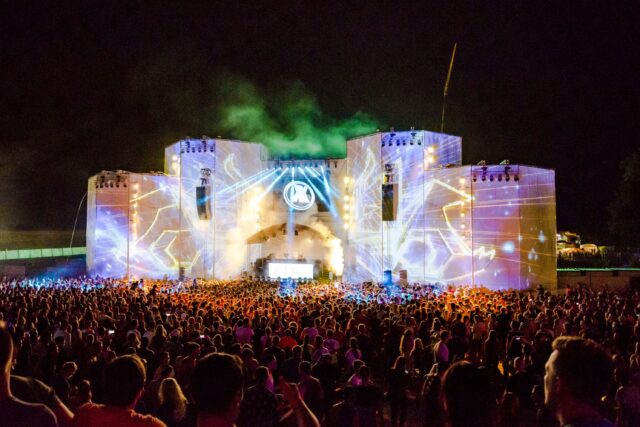 Mapping Rider Concert How to Use Projection Mapping at Concerts and Festivals - AWS Rails